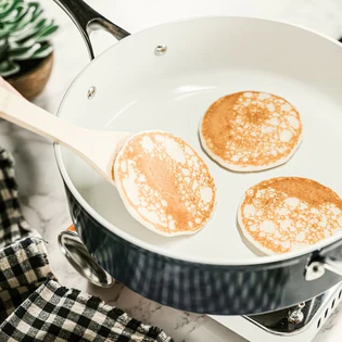 Non-Toxic Cookware Choices: Carbon Steel vs Ceramic Pans